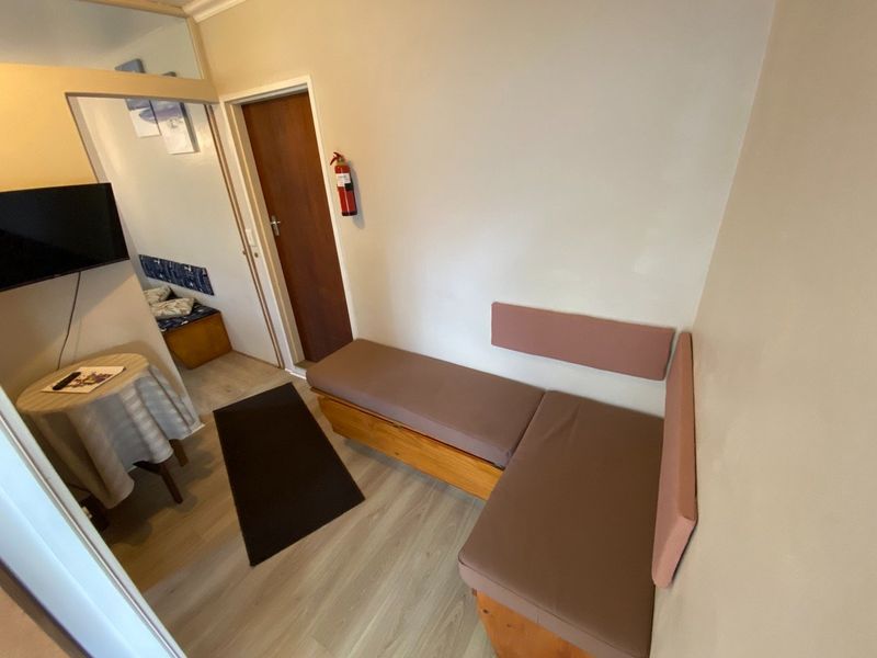 1 Bedroom Furnished Flat - Photo 5