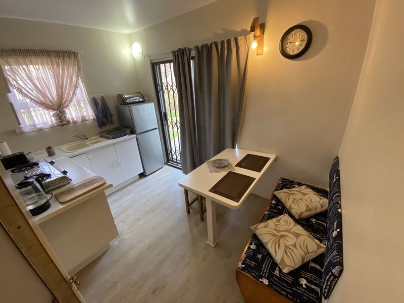 1 Bedroom Furnished Flat - Photo 2