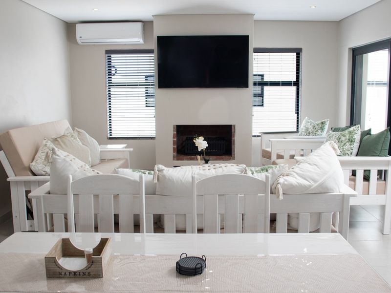 This modern coastal home is perfectly situated just a meters from the beach in the secure and sought-after Sandy Point Beach Estate - St Helena Bay.  - Photo 8