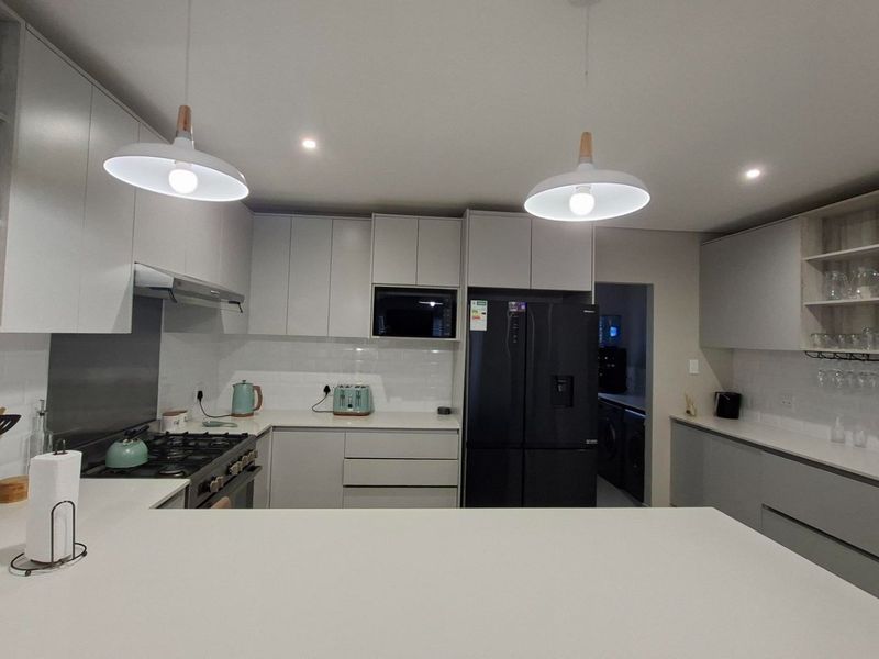 This modern coastal home is perfectly situated just a meters from the beach in the secure and sought-after Sandy Point Beach Estate - St Helena Bay.  - Photo 7