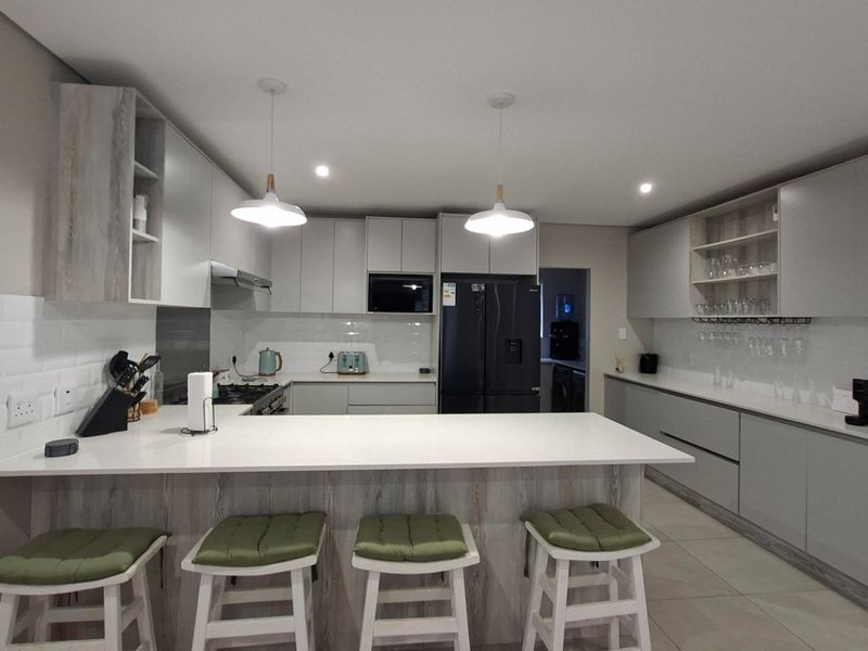 This modern coastal home is perfectly situated just a meters from the beach in the secure and sought-after Sandy Point Beach Estate - St Helena Bay.  - Photo 2