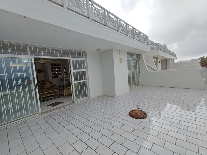 Beachfront Luxury in Ramsgate – An Exclusive Opportunity with Uninterrupted Ocean Views! - Photo 4
