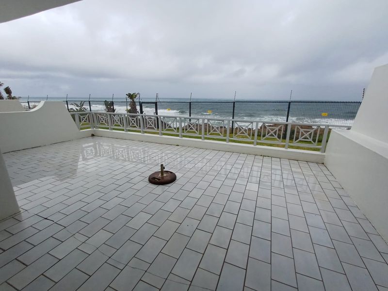 Beachfront Luxury in Ramsgate – An Exclusive Opportunity with Uninterrupted Ocean Views! - Photo 5