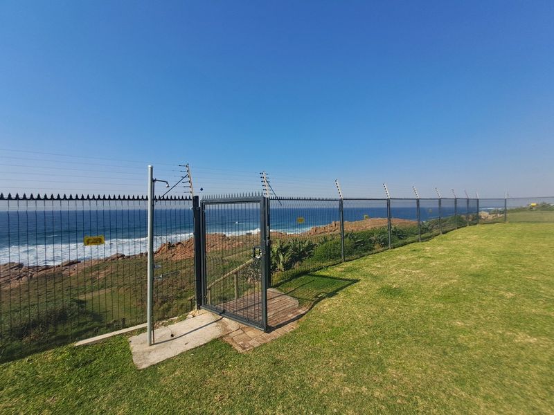 Beachfront Luxury in Ramsgate – An Exclusive Opportunity with Uninterrupted Ocean Views! - Photo 2