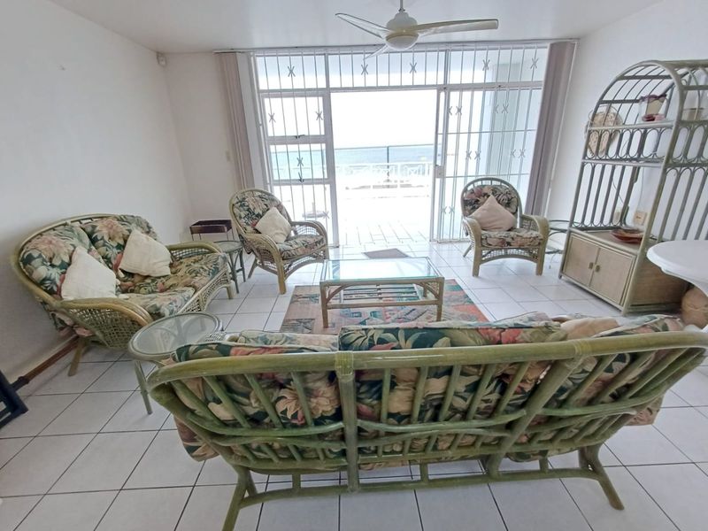 Beachfront Luxury in Ramsgate – An Exclusive Opportunity with Uninterrupted Ocean Views! - Photo 9