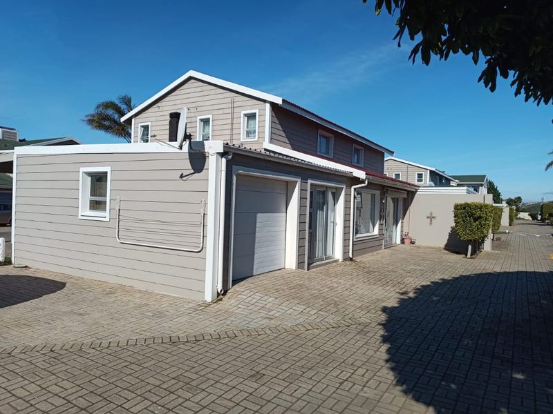 Lock-up and go Townhouse Hartenbos Central - Photo 2