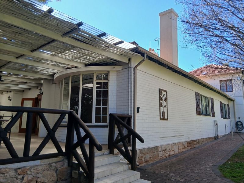 North facing 3 bed 3 en-suite bathrooms-2x Cottages-Solar-Water tank  - Photo 5
