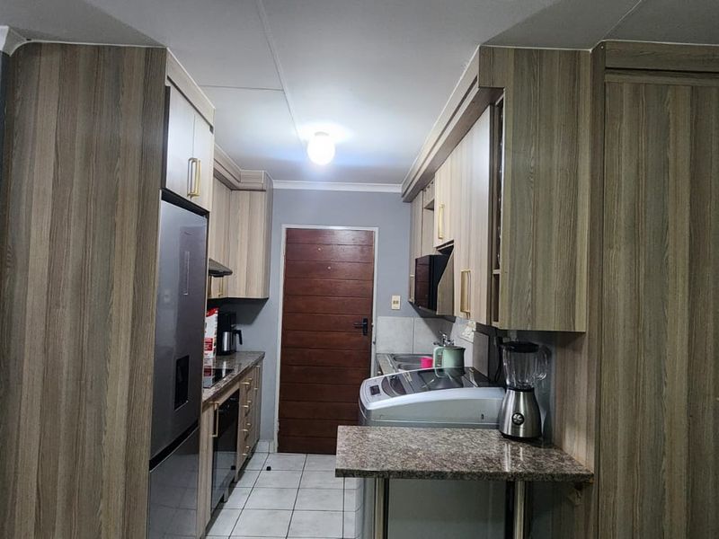 Affordable 3 bedroom home in Alberton - Photo 2