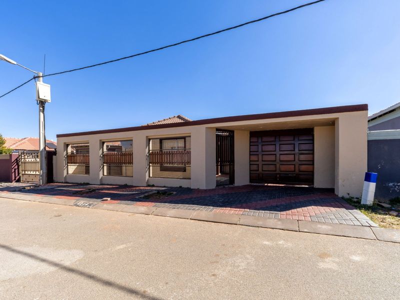 Secure 2-Bedroom Home for Sale in Witpoortjie Estate - Photo 1