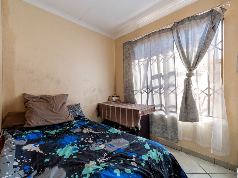 Secure 2-Bedroom Home for Sale in Witpoortjie Estate - Photo 6