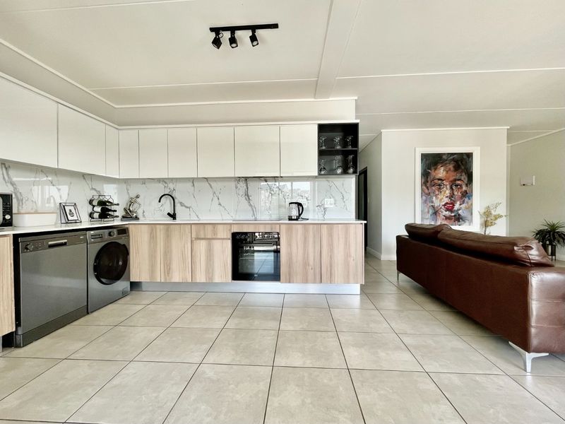 3 Bedroom 2 Bathroom apartment rent - Photo 2