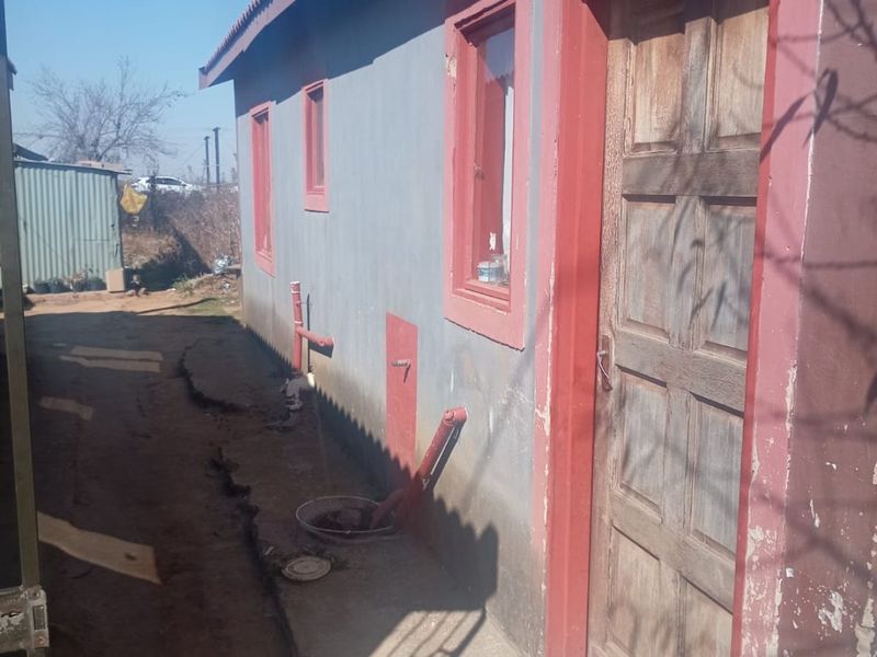 2 bedroom home for sale in Chris Hani Ext 2 - Photo 2