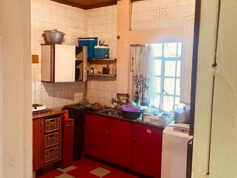 Income-Generating Investment Property – Earning R22,000 per Month - Photo 5