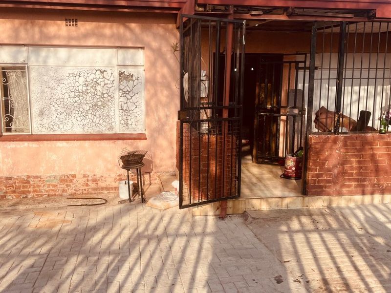 Income-Generating Investment Property – Earning R22,000 per Month - Photo 10