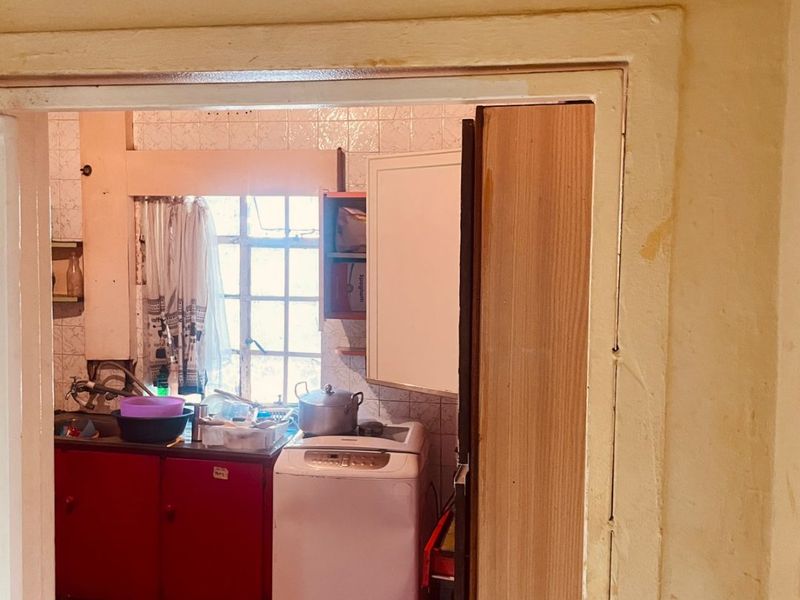 Income-Generating Investment Property – Earning R22,000 per Month - Photo 6