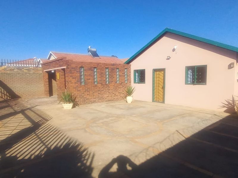 Investment or Extended Family Residence – Priced for a Quick Sale - Photo 3