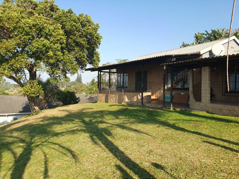 4-Bedroom Family Home with Stunning Sea Views in Port Edward - Photo 4