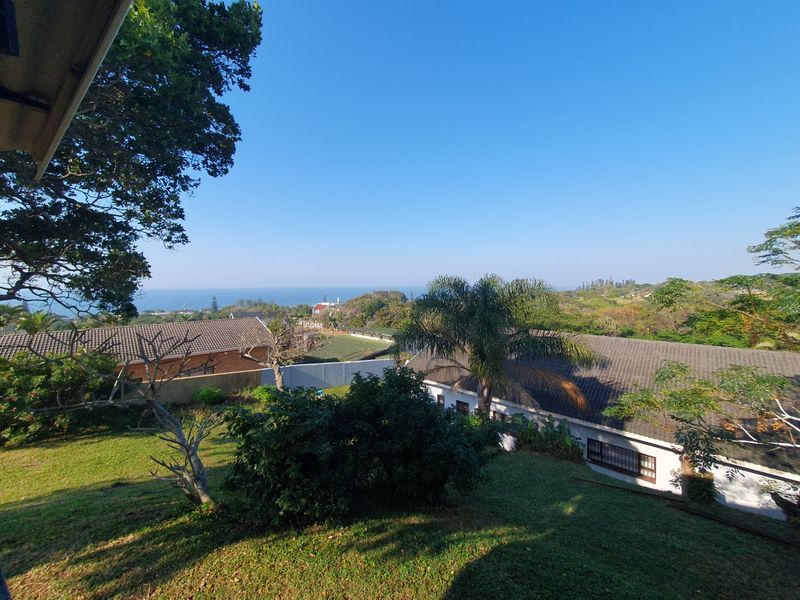 4-Bedroom Family Home with Stunning Sea Views in Port Edward - Photo 3