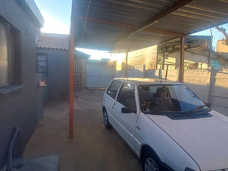 Cozy 3 Bedroom Home including a Flatlet – Lenasia Ext. 5 - Photo 7