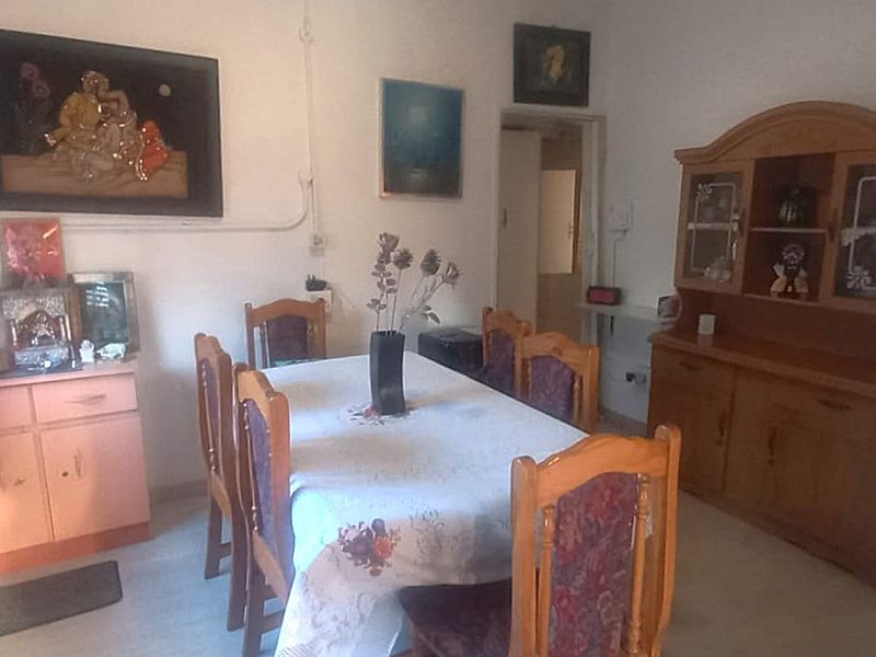 Cozy 3 Bedroom Home including a Flatlet – Lenasia Ext. 5 - Photo 4