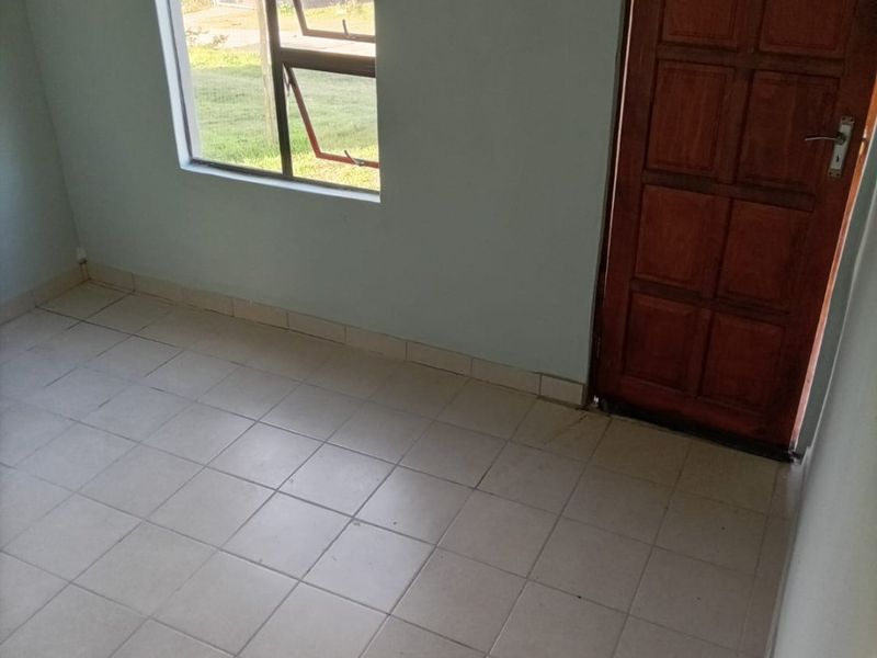 2 Bedroom House for Sale in Mdantsane - Photo 4