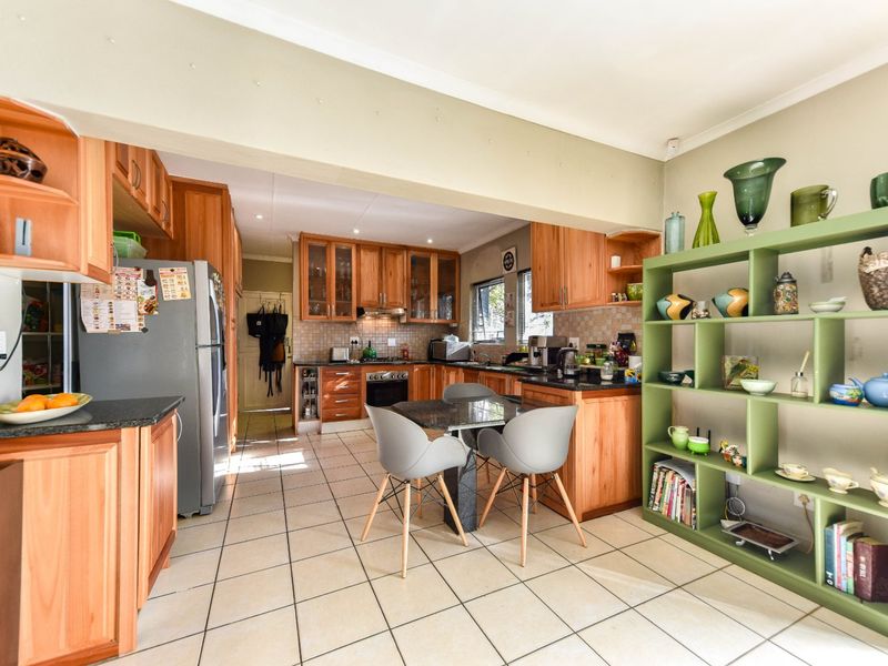 Modern & Secure Single-Level Living in Silver Lakes Golf Estate - Photo 5