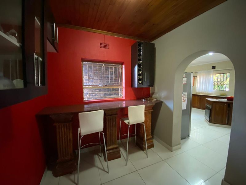 5 Bedroom house for sale - Photo 6