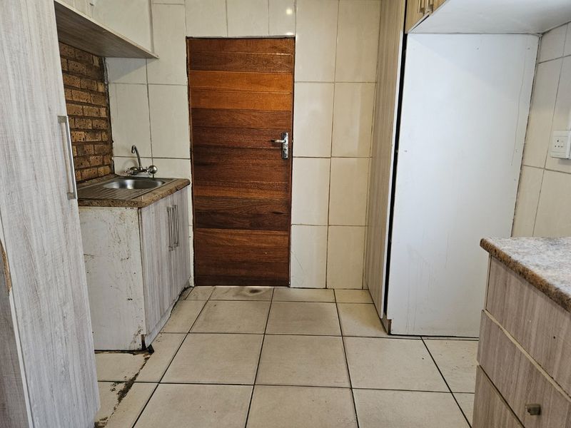 4 bedroom house for sale  - Photo 3