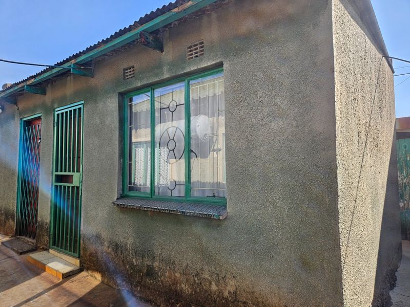 4 bedroom house for sale  - Photo 2