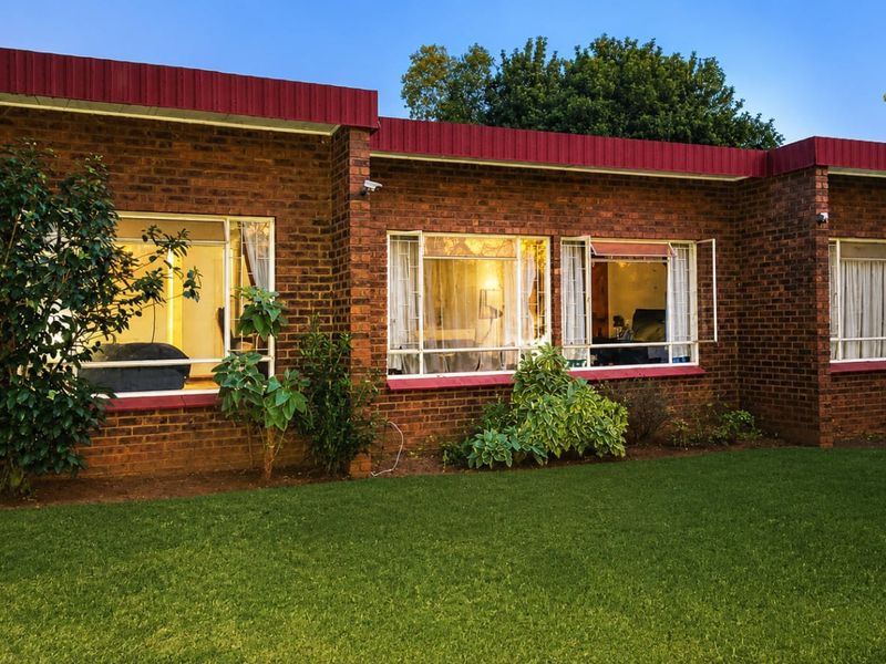 5 Bedroom House for sale in Murrayfield - Photo 6