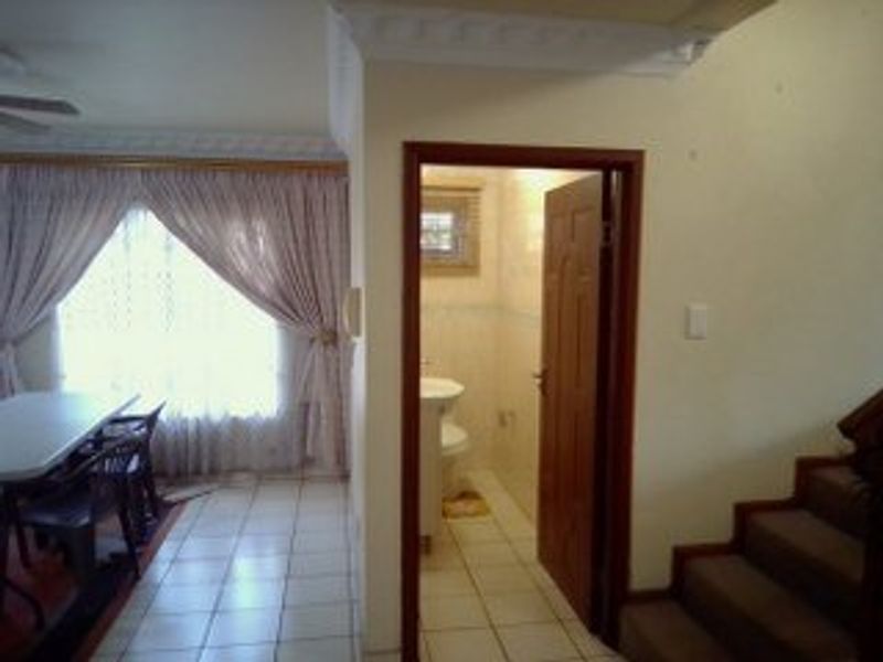 Townhouse on the ridge in Amanzimtoti - Photo 10