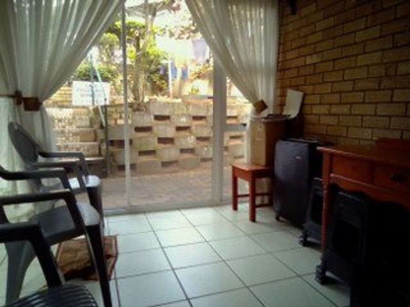 Townhouse on the ridge in Amanzimtoti - Photo 9