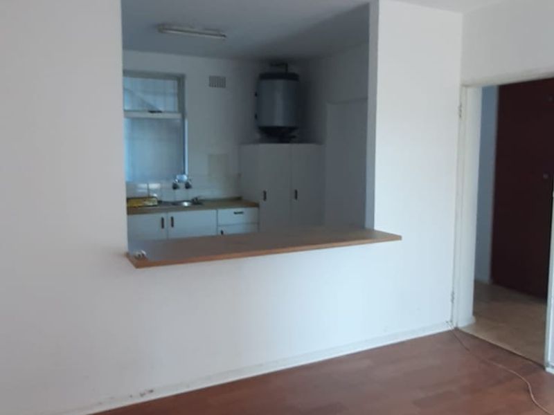 SPACIOUS APARTMENT WITH BALCONY, GARAGE AND RELIABLE LONG TERM TENANT - ANTON BENNING - Photo 8