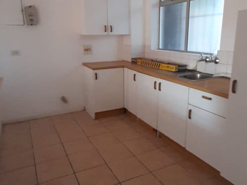 SPACIOUS APARTMENT WITH BALCONY, GARAGE AND RELIABLE LONG TERM TENANT - ANTON BENNING - Photo 3