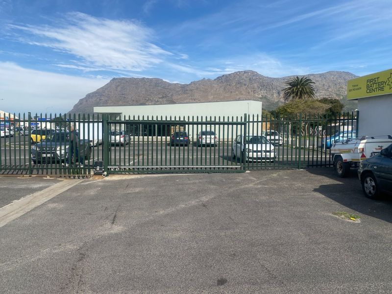 100m2 Industrial/ Retail to let  - Photo 4
