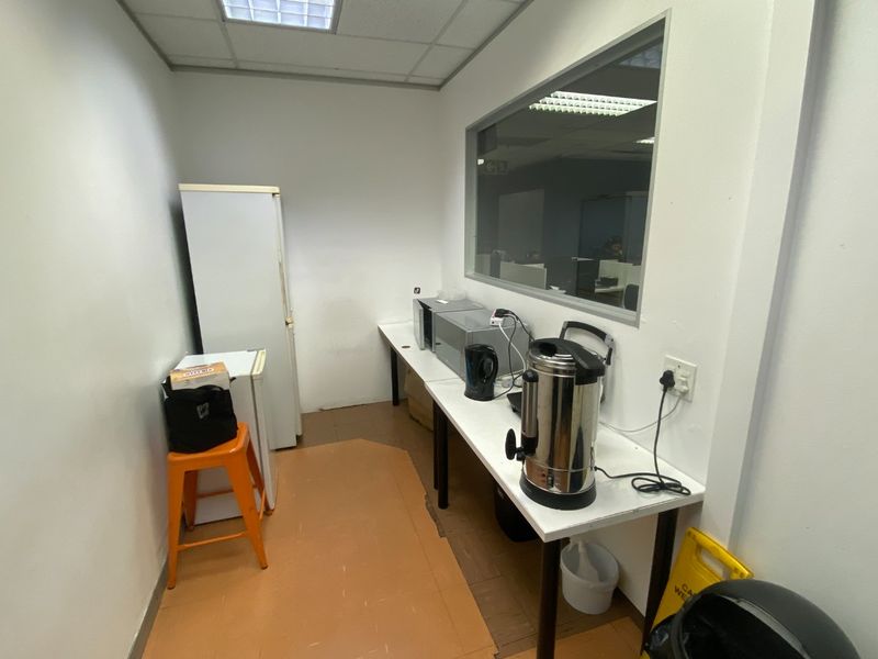 1468m2 Premium Commercial Space to Let  - Photo 6