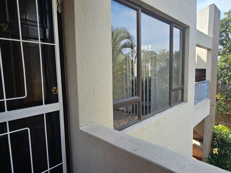 Upstairs Apartment | The Wolds - Photo 4