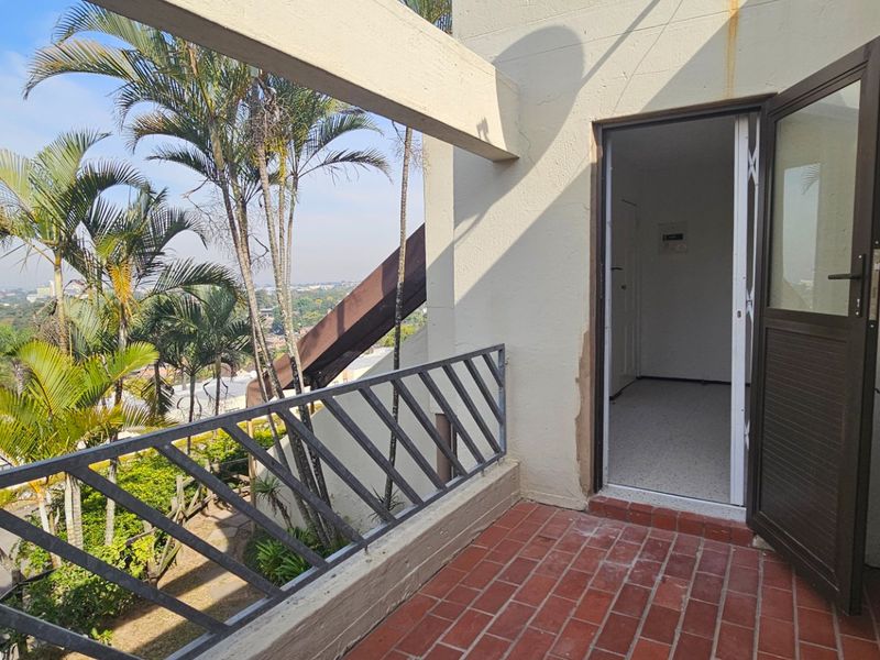 Upstairs Apartment | The Wolds - Photo 10