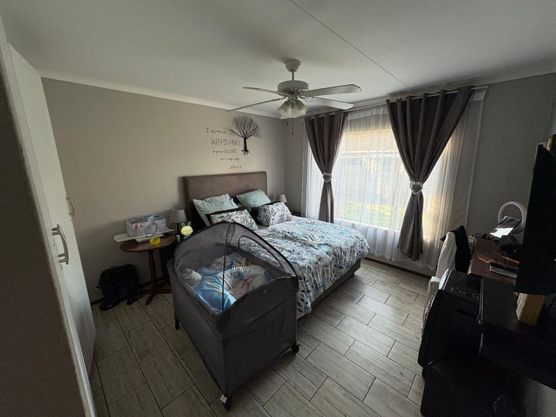 To Let – Spacious 3 Bedroom Townhouse in Rooihuiskraal, Centurion - Photo 4