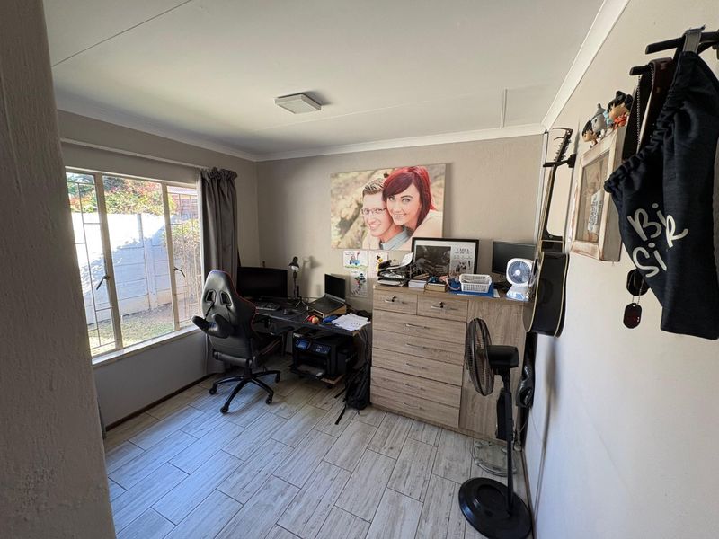 To Let – Spacious 3 Bedroom Townhouse in Rooihuiskraal, Centurion - Photo 7