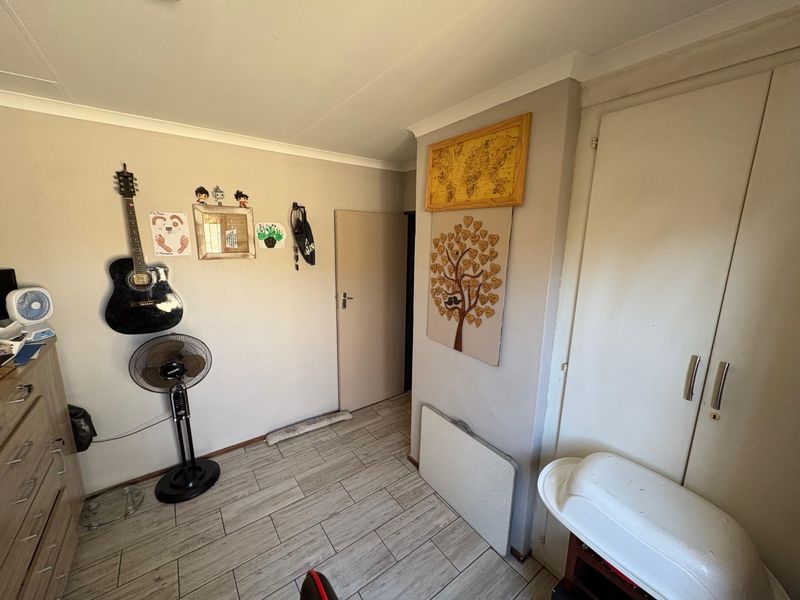 To Let – Spacious 3 Bedroom Townhouse in Rooihuiskraal, Centurion - Photo 6