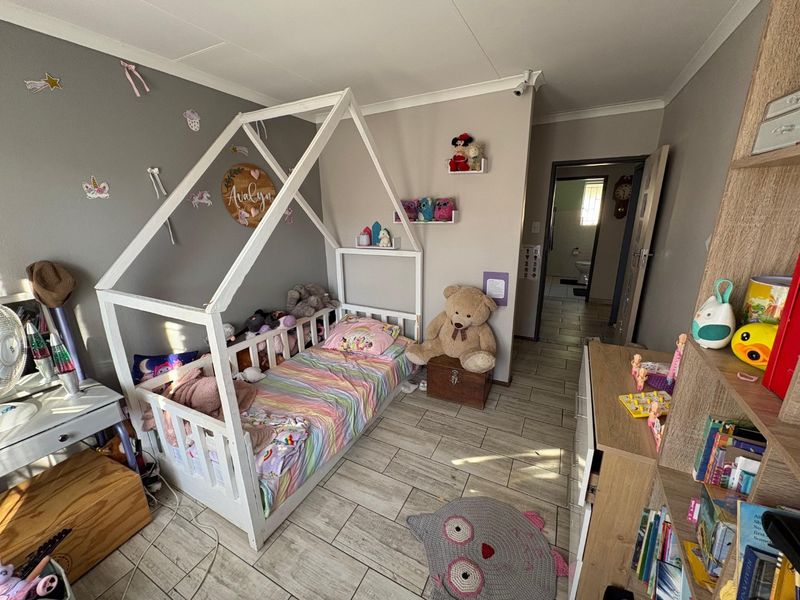 To Let – Spacious 3 Bedroom Townhouse in Rooihuiskraal, Centurion - Photo 5