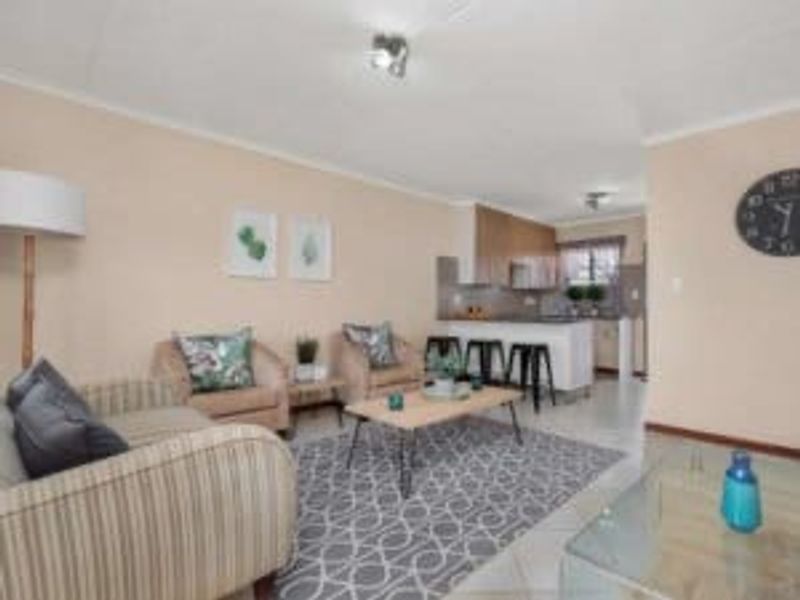 2 Bedroom 1 Bath Apartment in Midrand - Photo 10