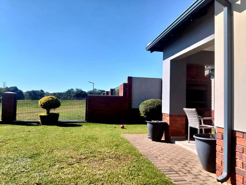 Lovely 3 bedroom 2 bathroom Home in Amberfield Valley - Photo 10