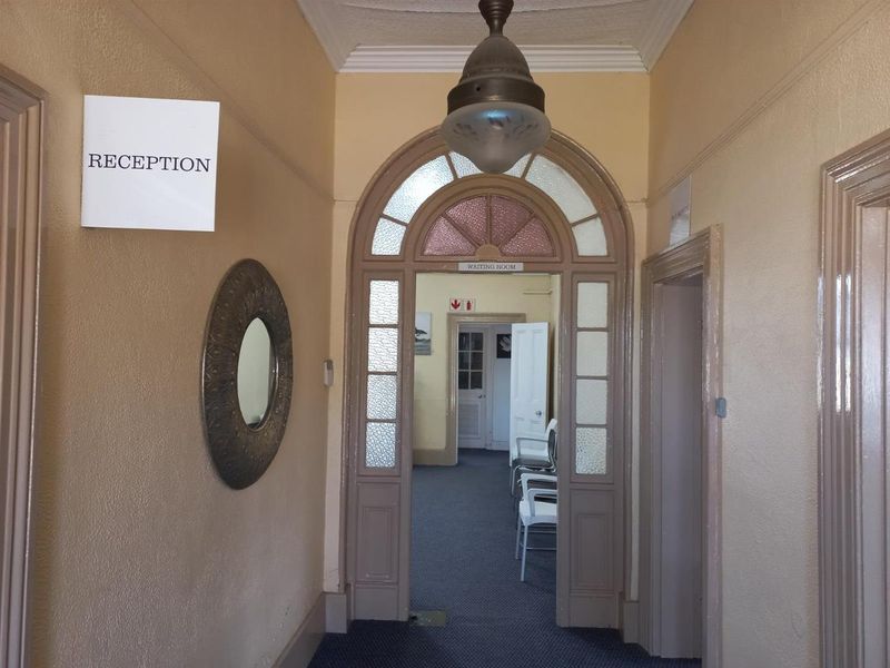 Prime Commercial Property in Belgravia – - Photo 9