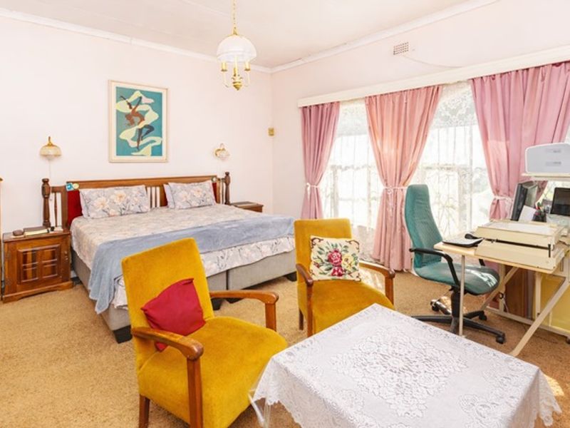 Charming farm living in Pretoria West with modern comforts - Photo 5
