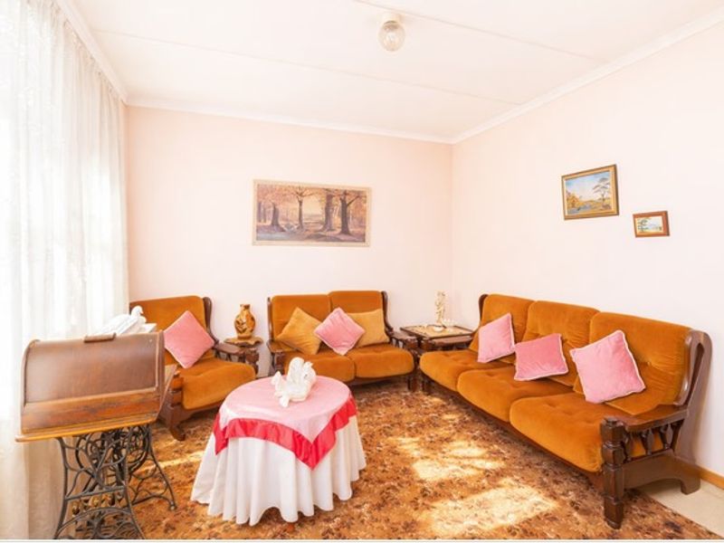 Charming farm living in Pretoria West with modern comforts - Photo 6