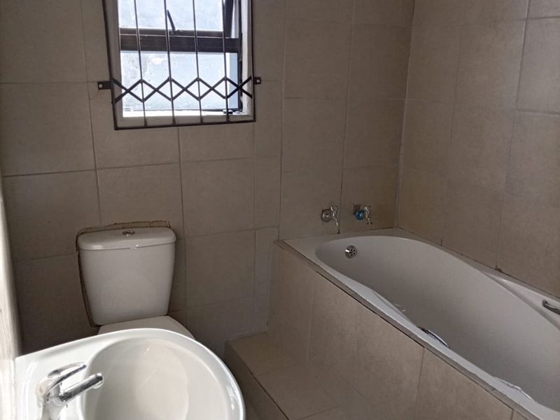 3 Bedroom House for Sale in Haven Hills  - Photo 9