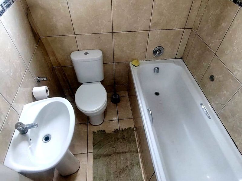 3 Bedroom House for Sale in Haven Hills  - Photo 2