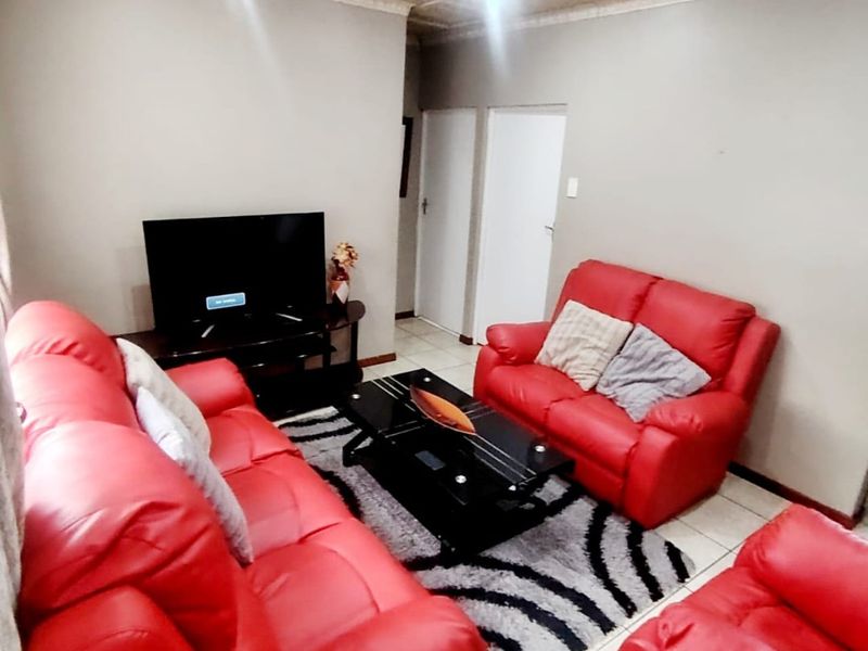 3 Bedroom House for Sale in Haven Hills  - Photo 5
